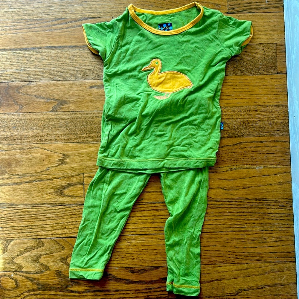 Kickee Pants 2 piece size 12-18 months.